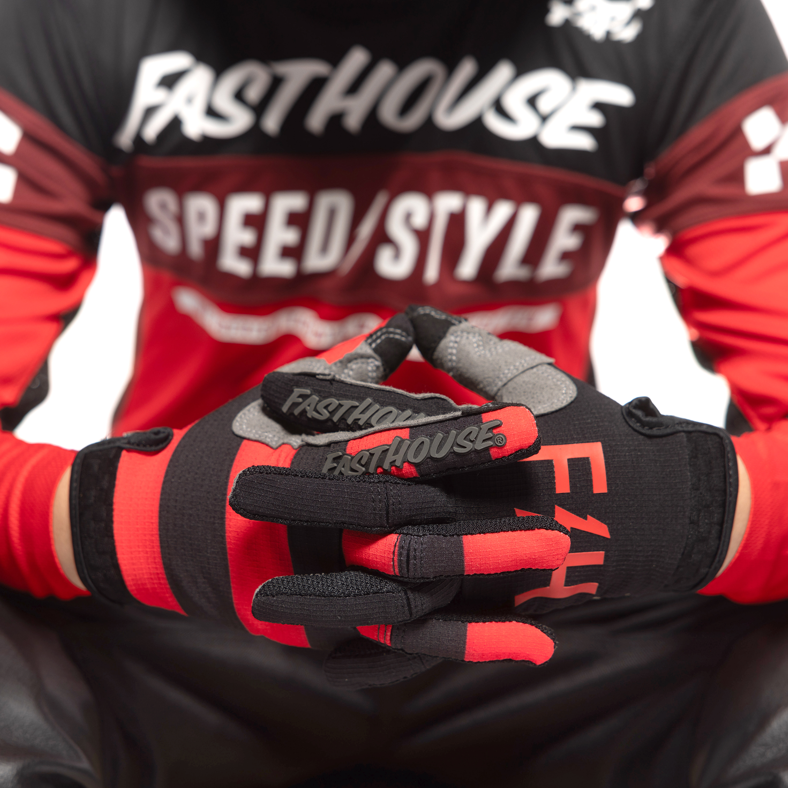 Youth Speed Style Akin Glove - Black-Red_Detail4